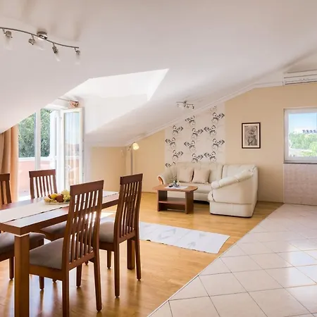 Anita Apartment