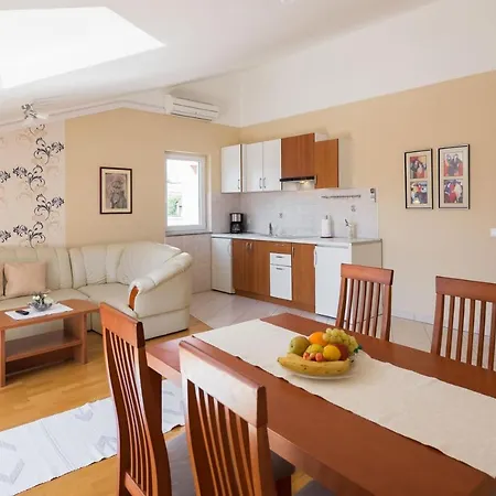 Anita Apartment